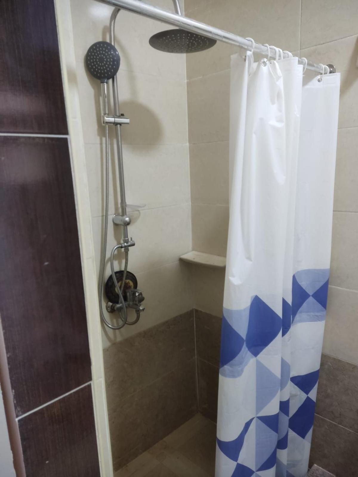 Apartament 3 *